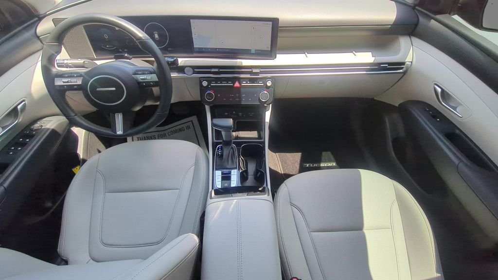 Used 2025 Green Hyundai SEL Convenience image 11