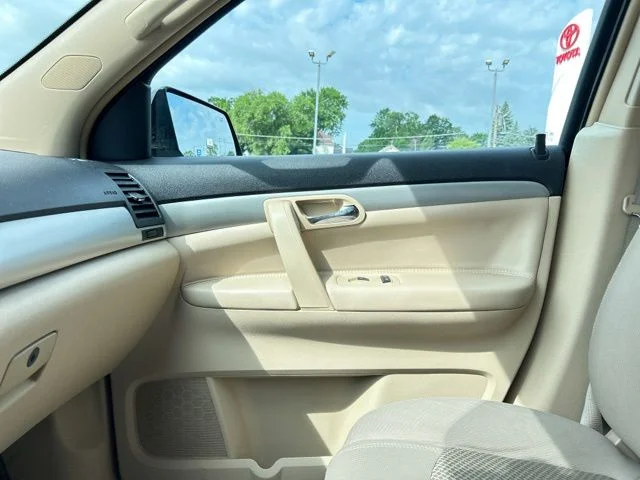 Used 2007 Brown Saturn XE image 38