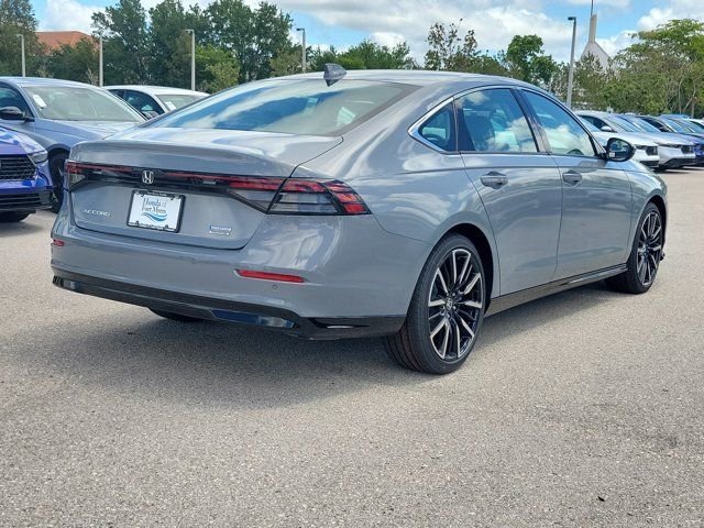 New 2026 Urban Gray Pearl Honda Touring image 6