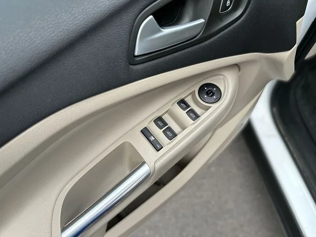 Used 2018 White Ford SE image 14