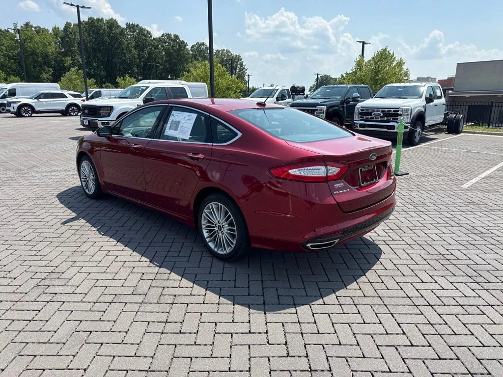 Used 2016 Red Ford SE image 6