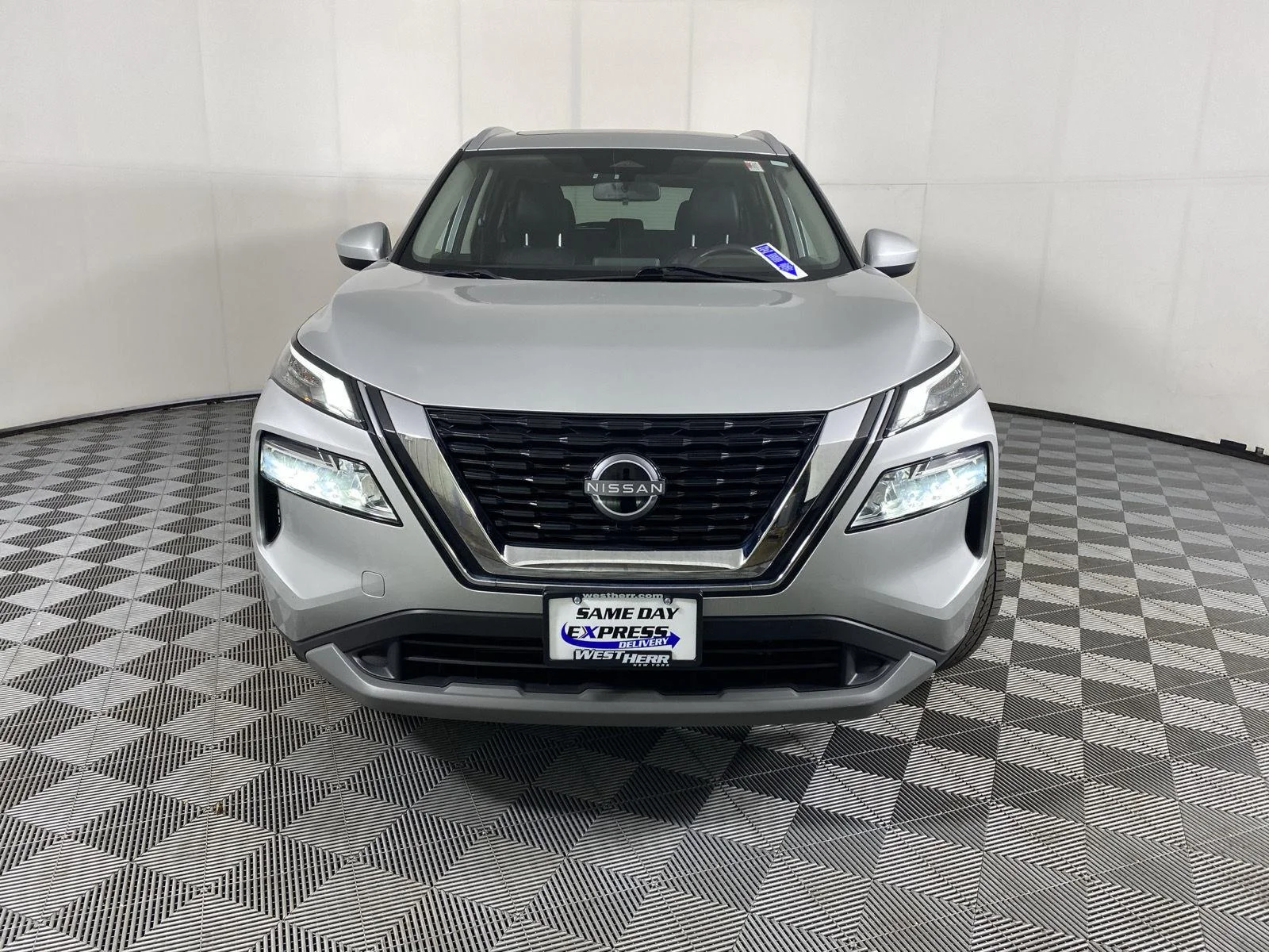 Used 2023 Brilliant Silver Metallic Nissan SV image 2