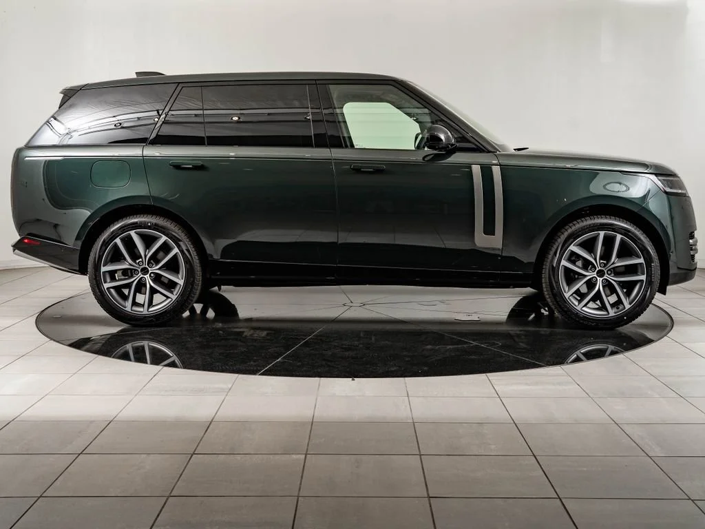 New 2026 Belgravia Green Land Rover SE image 11