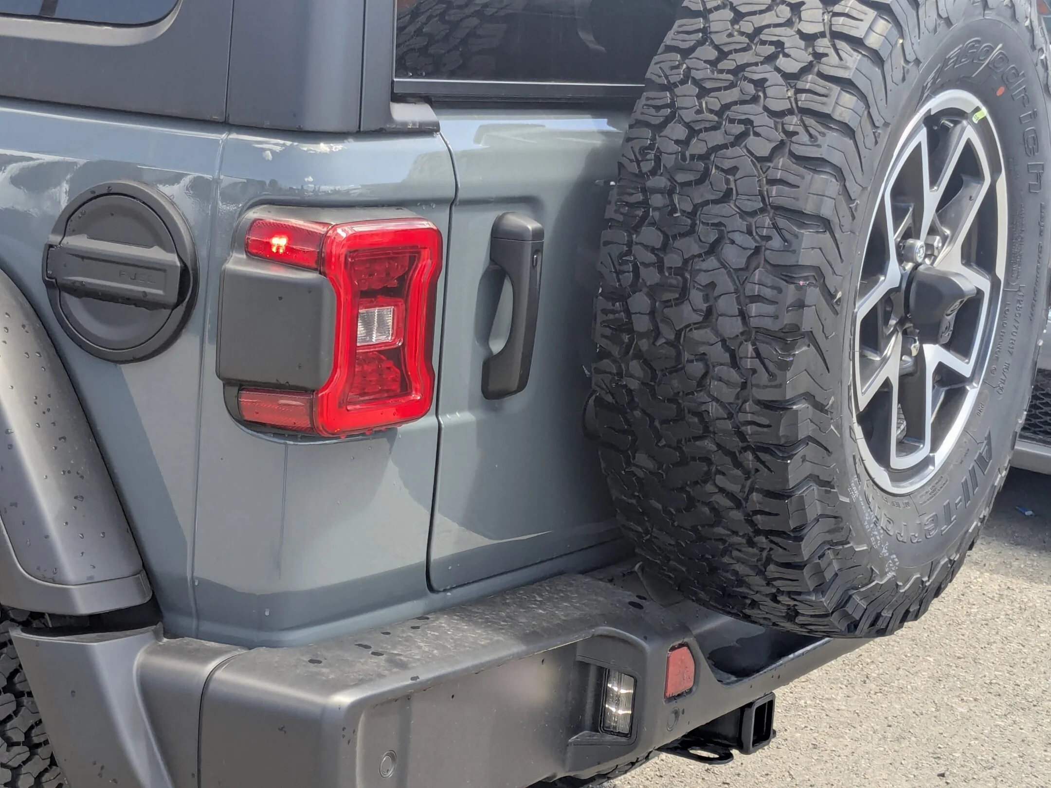 New 2026 Dark blue Jeep Rubicon - - 4x4 - 8-Spd Auto - Nappa Leather Seats - Black Freedom Top - Convenience Grp & More! image 11