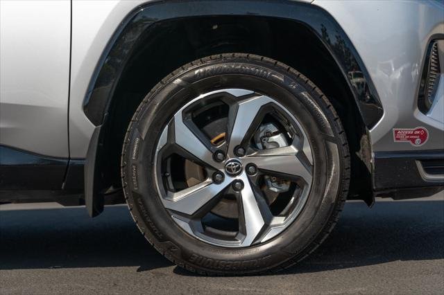 Certified Used 2023 SILVER SKY METALLIC Toyota  image 6