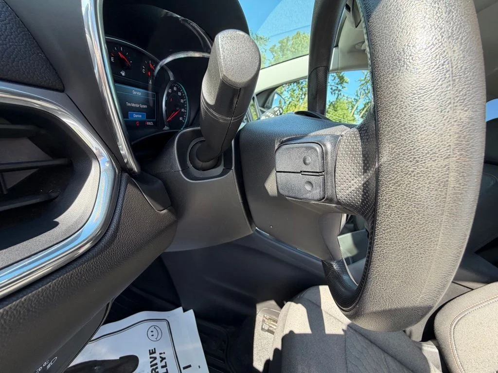 Used 2019 White Chevrolet LT image 18