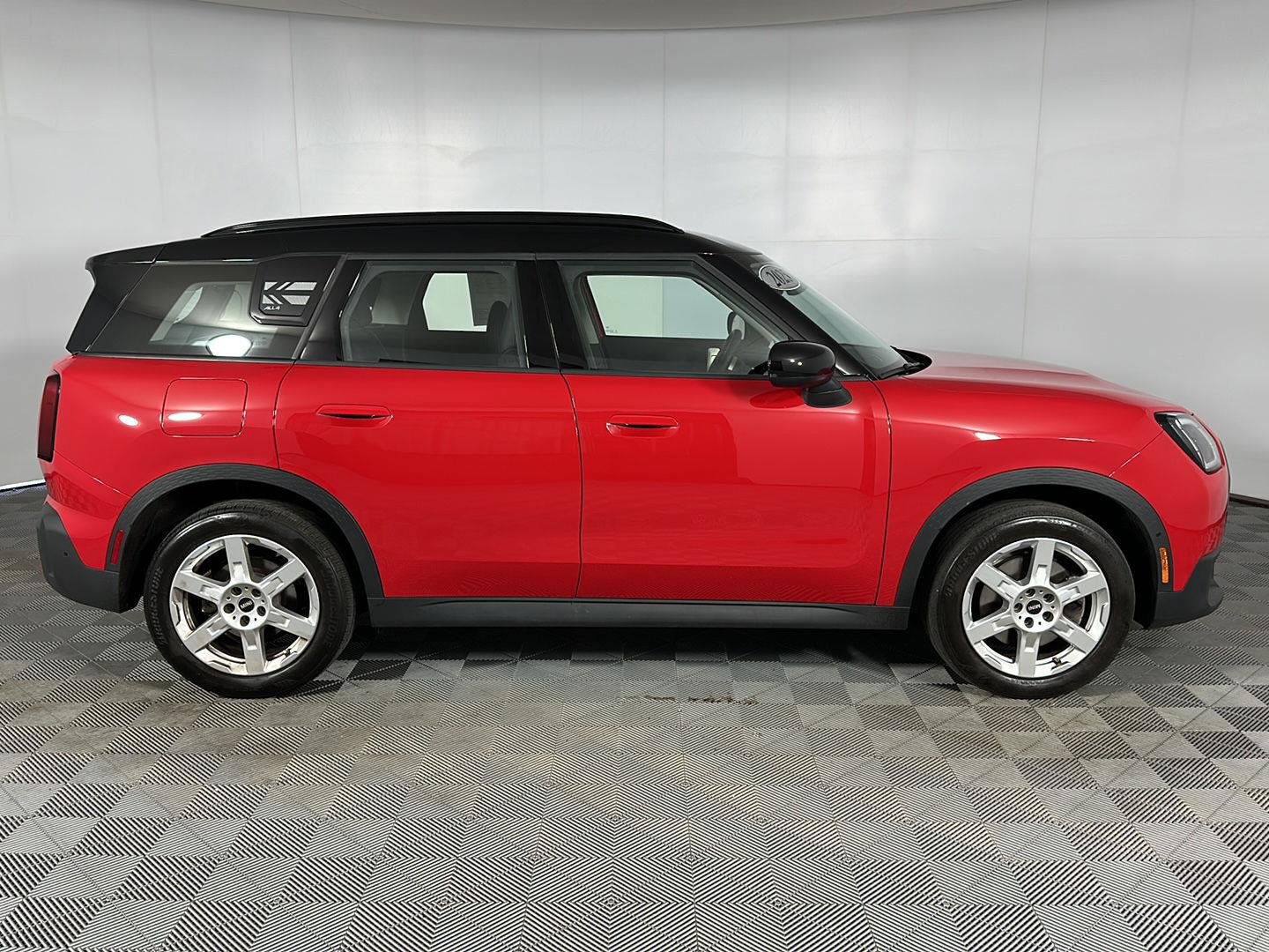Certified Used 2025 Chili Red II MINI S image 31