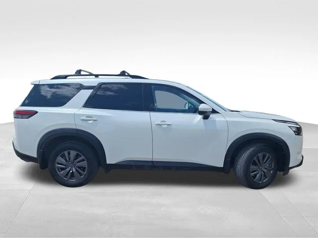 Used 2024 White Nissan SV image 9