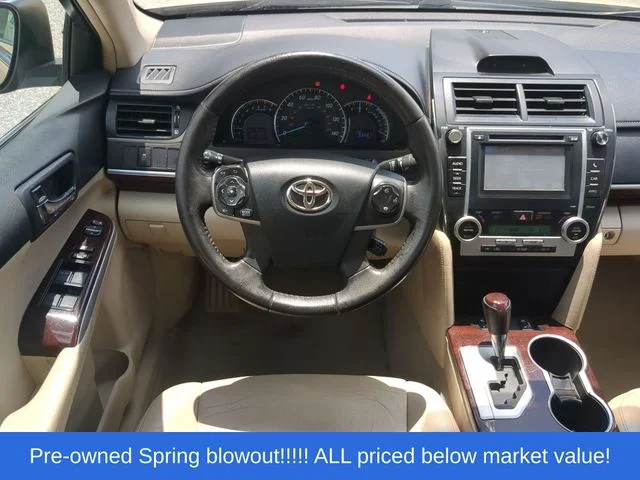 Used 2012 Beige Toyota XLE image 39