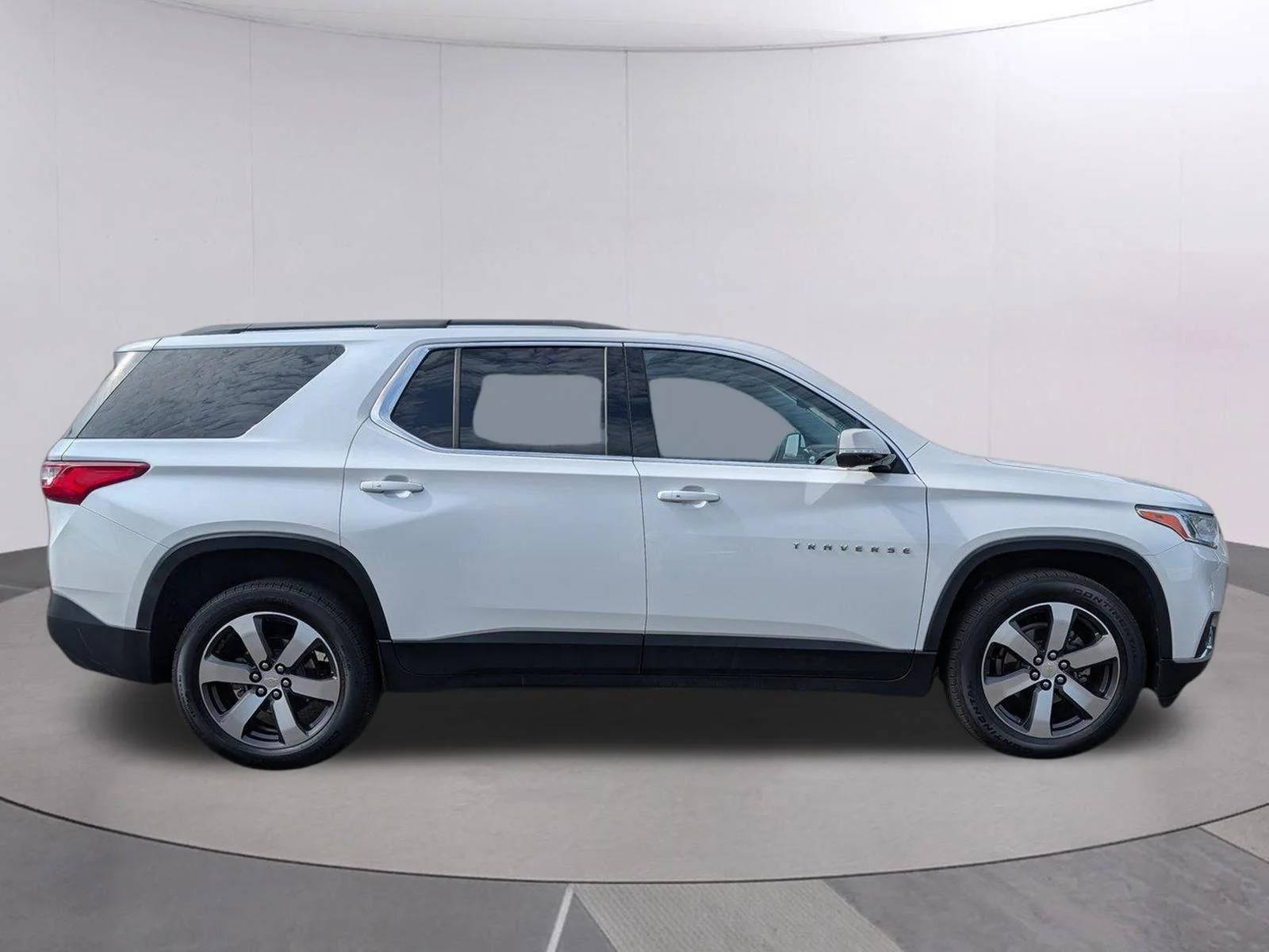 Used 2020 IRIDESCENT PEARL TRICOAT Chevrolet LT Leather image 6
