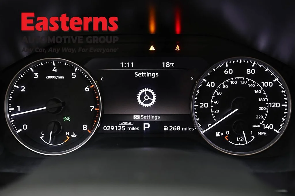 Used 2025 Gray Mitsubishi SE image 17