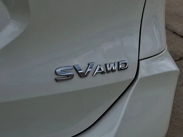 Used 2017 White Nissan SV image 32