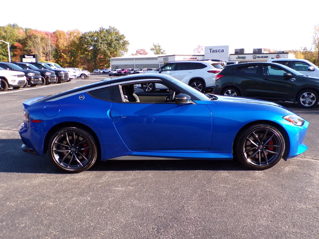Used 2024 Blue Nissan Performance image 6