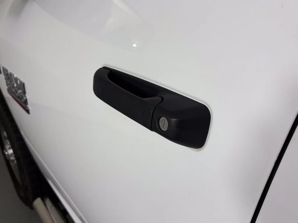 Used 2016 White Ram SLT image 12