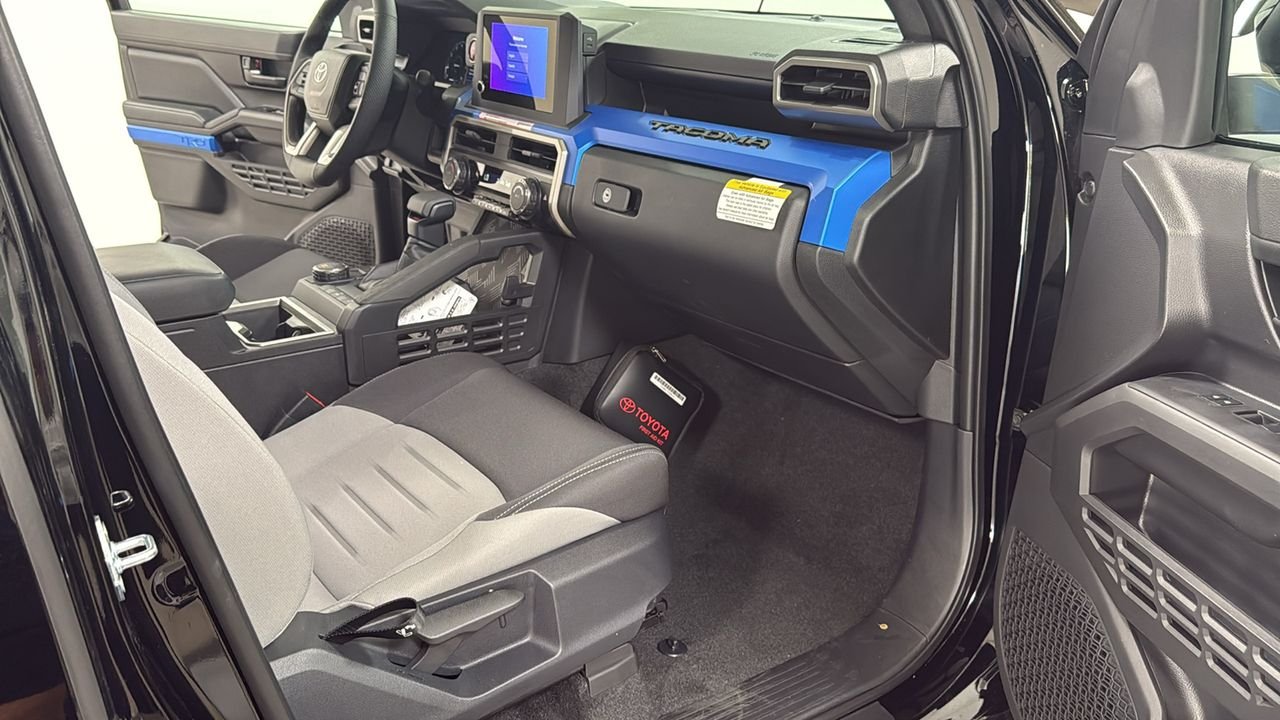 2026 Toyota Tacoma TRD PreRunner - Photo 18