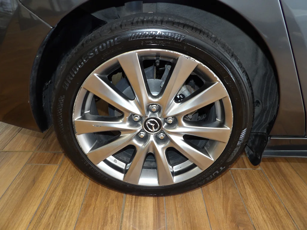 Used 2021 Machine Gray Metallic Mazda Premium image 5
