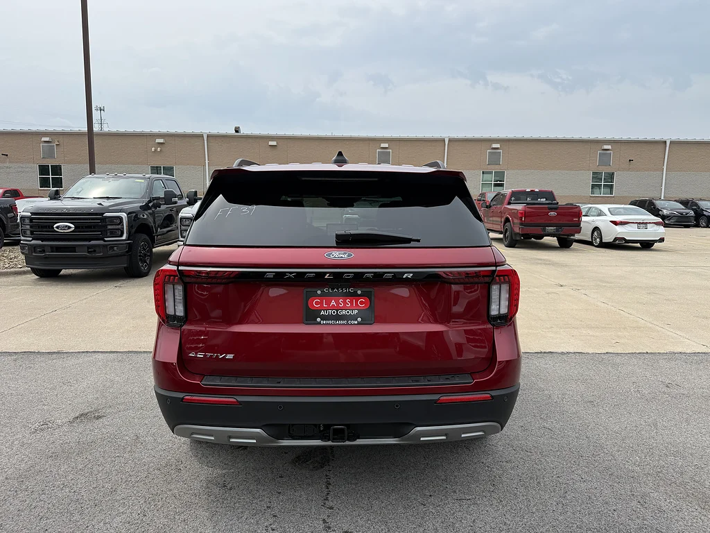 New 2027 Ruby Red Metallic Tinted Clearcoat Ford Active image 4
