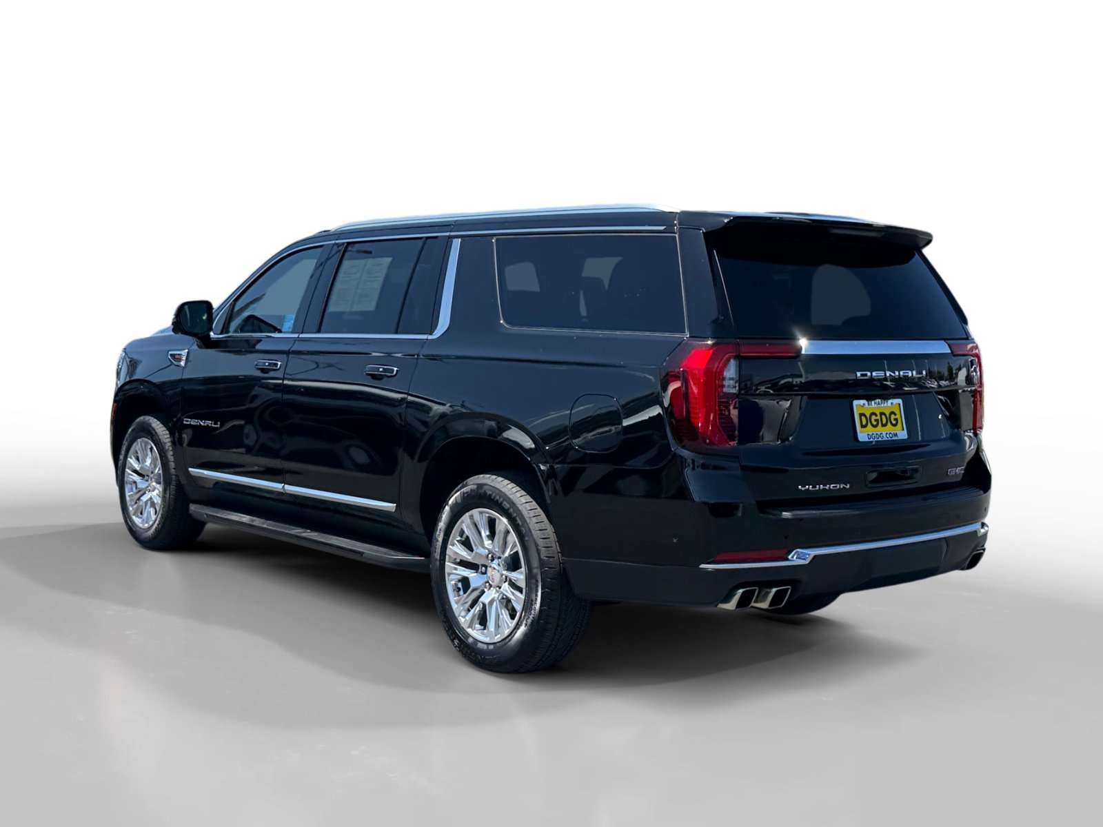 Used 2025 Onyx Black GMC Denali image 3