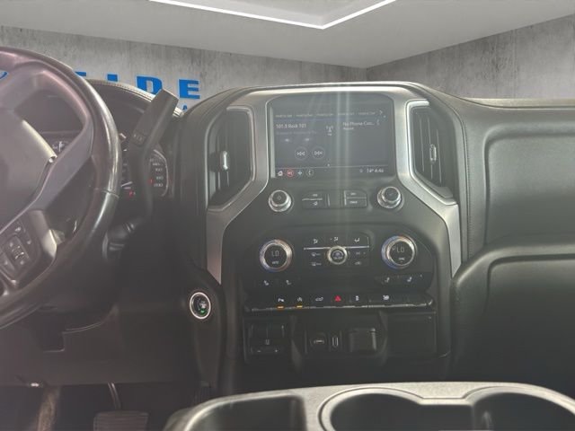 Used 2019 Red GMC SLE image 2