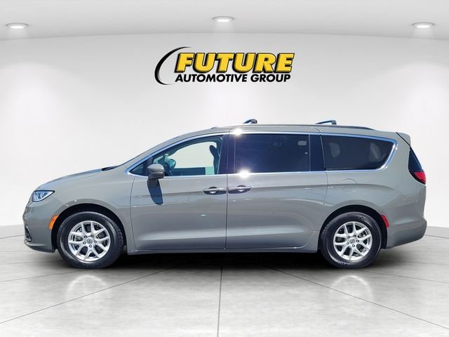 Used 2022 White Chrysler Touring L image 6