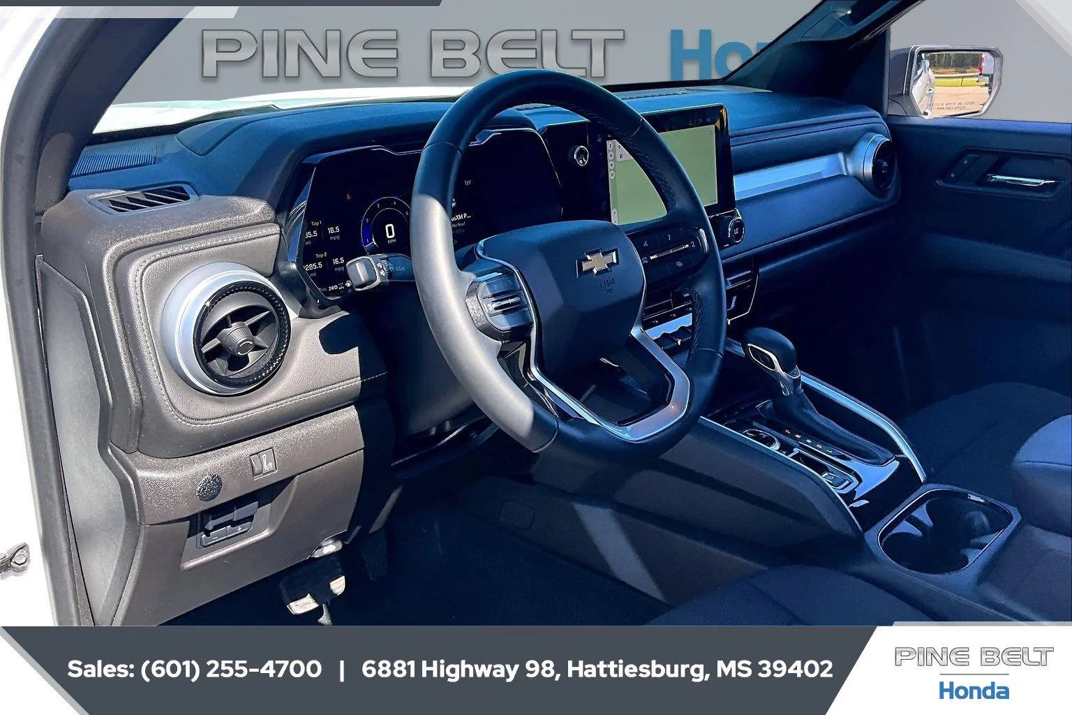 Used 2024 Summit White Chevrolet 4WD LT image 12