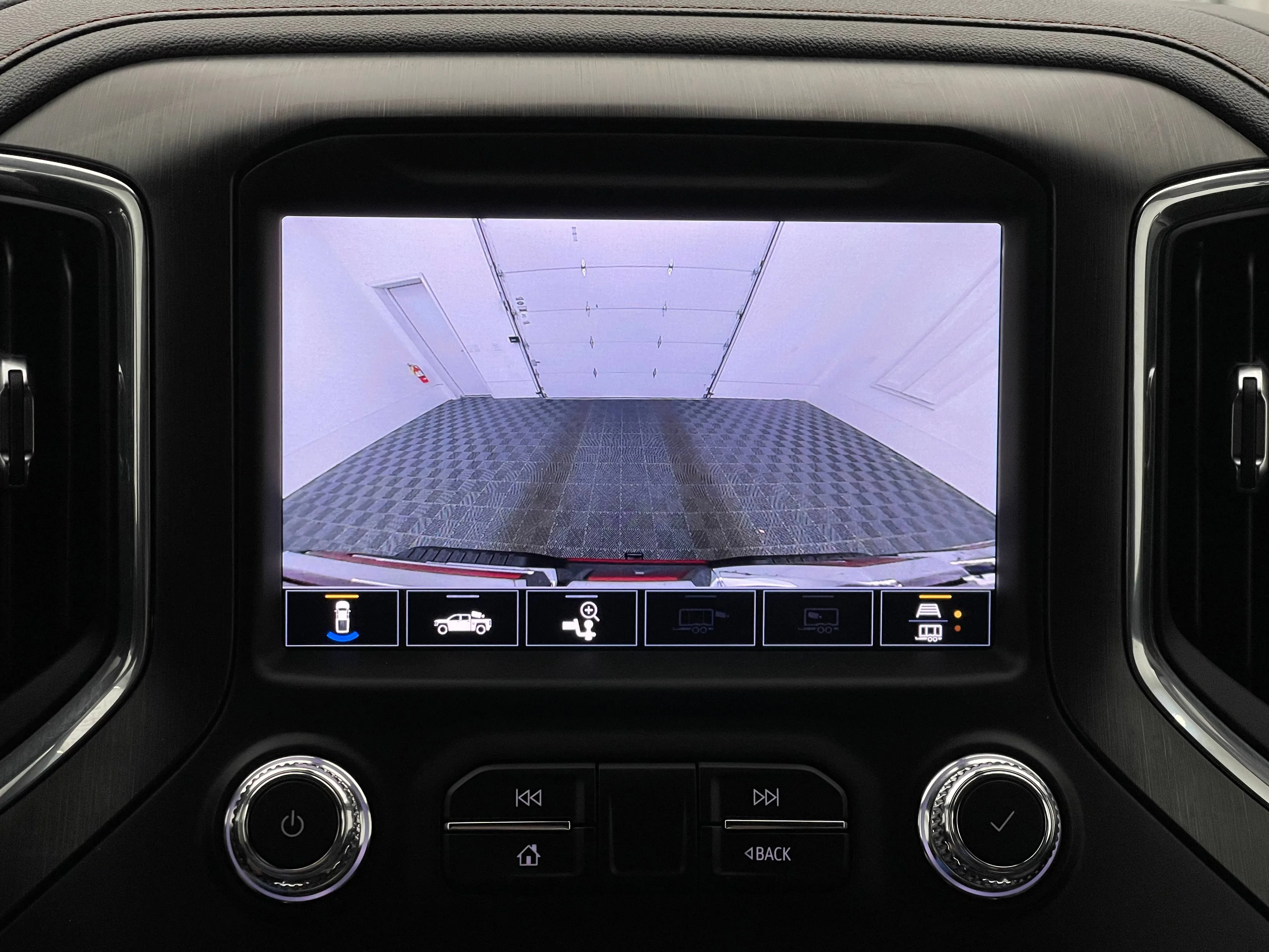 Used 2022 Cayenne Red Tintcoat GMC AT4 image 4