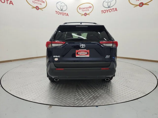 Used 2025  Toyota XLE Premium image 7