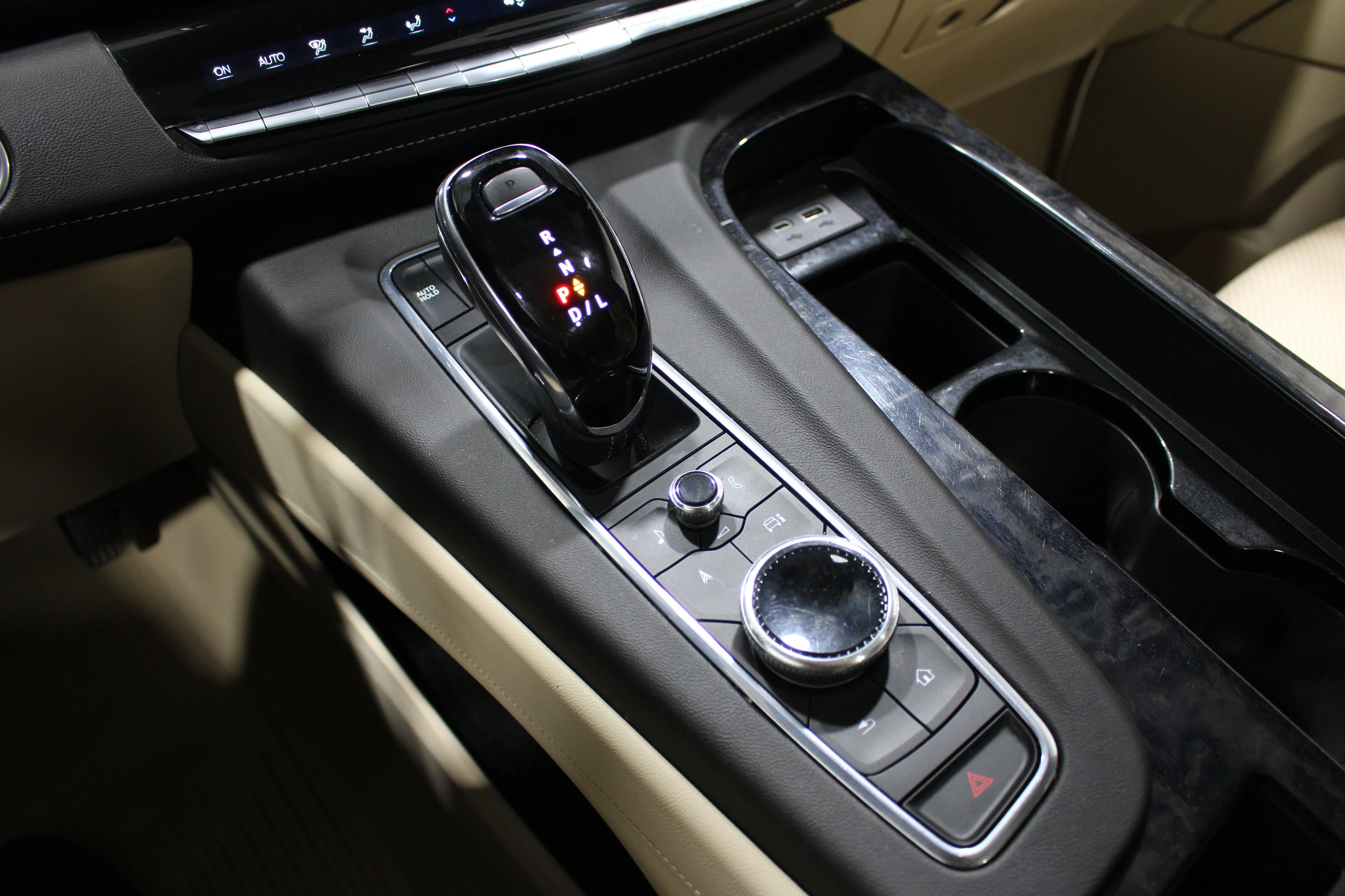 2021 Cadillac Escalade Premium Luxury - Photo 22