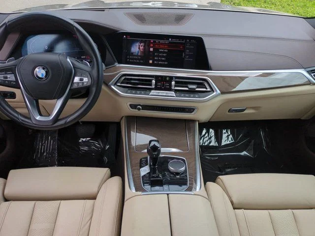 Used 2019 Beige BMW xDrive40i image 14