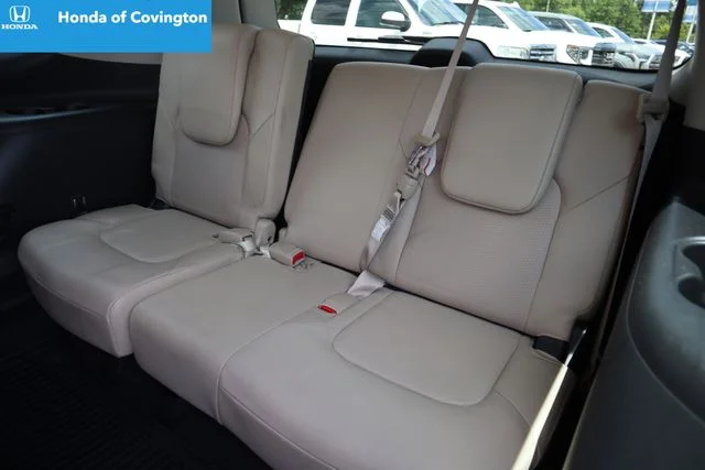 Used 2018 Pearl White Nissan SL image 26