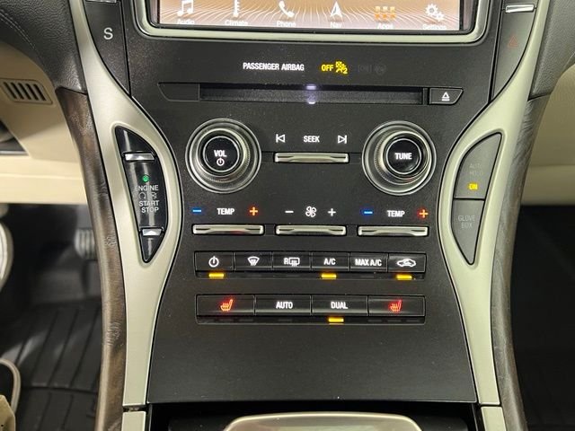 Used 2019 Brown Lincoln Select image 27