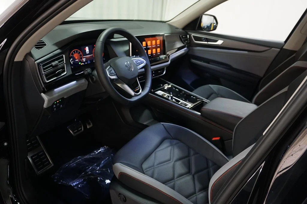 New 2026 Black Volkswagen 2.0T Peak Edition image 9