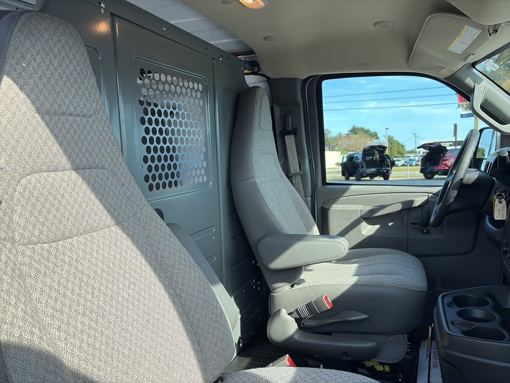 2025 Chevrolet Express Cargo Work Van - Photo 8