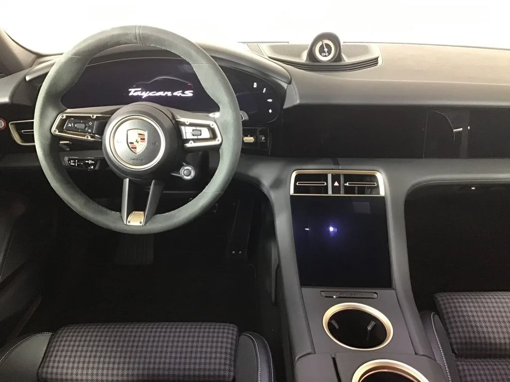 2025 Porsche Taycan S - Photo 24