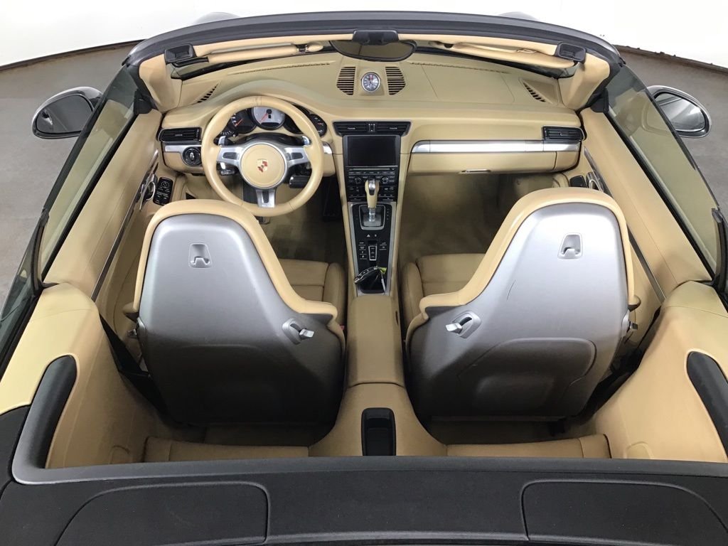 Certified Used 2015  Porsche Carrera 4S image 17