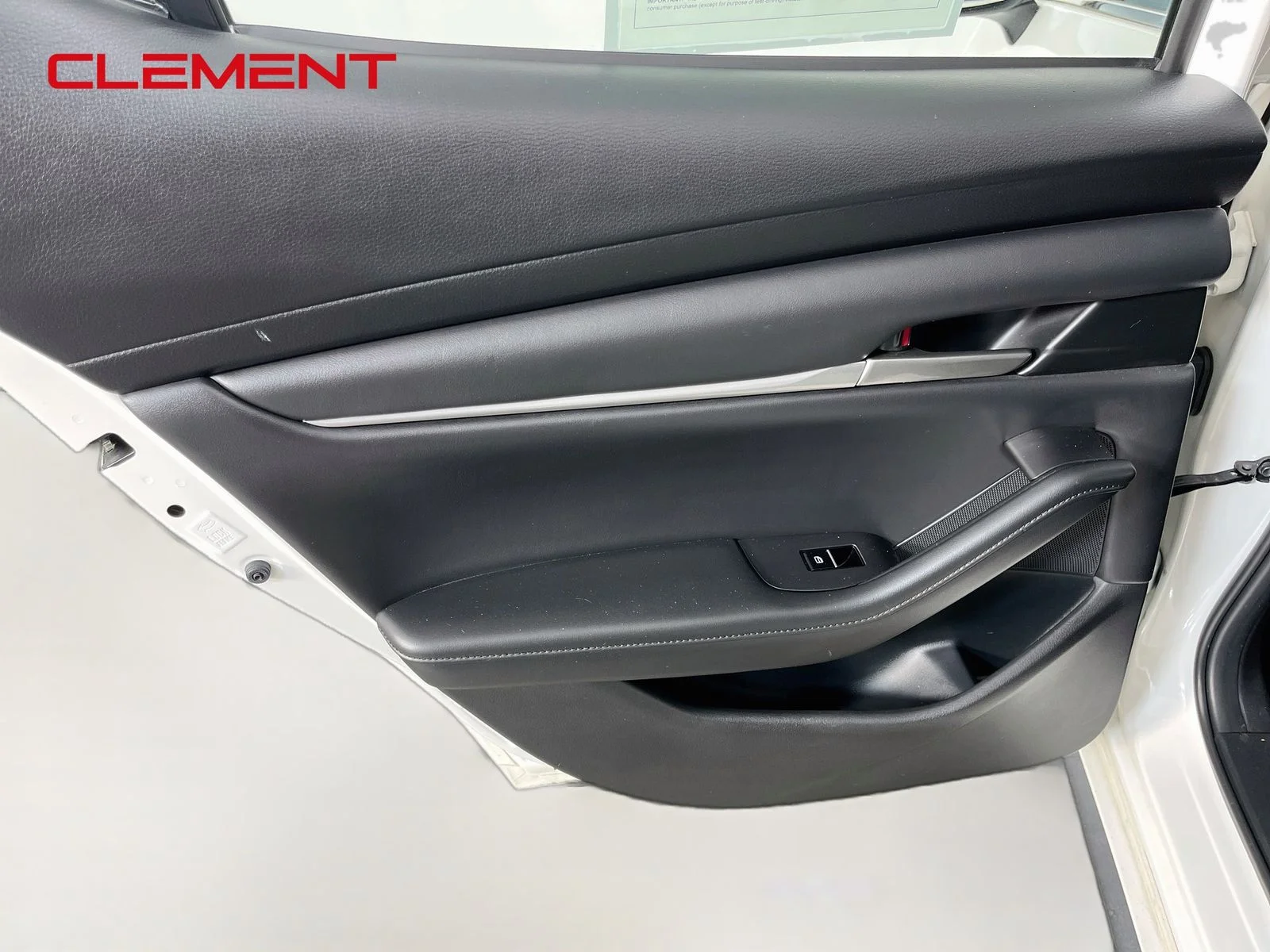 Used 2021 White Mazda Select image 27