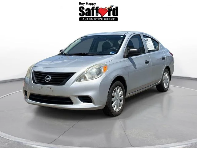 2012 Nissan Versa 1.6 S MT's photo