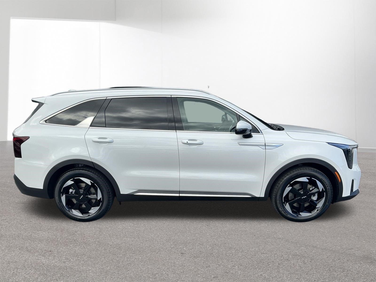 New 2026 Snow White Pearl Kia EX image 2