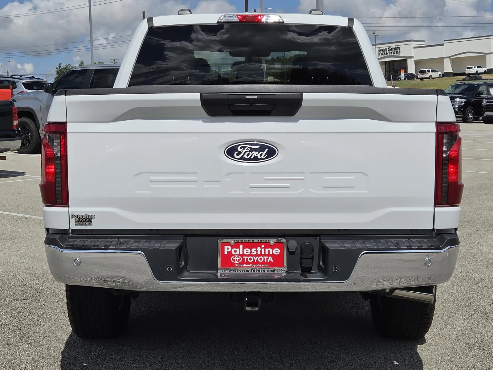 Used 2025 Oxford White Ford XLT 4WD SuperCrew 5.5