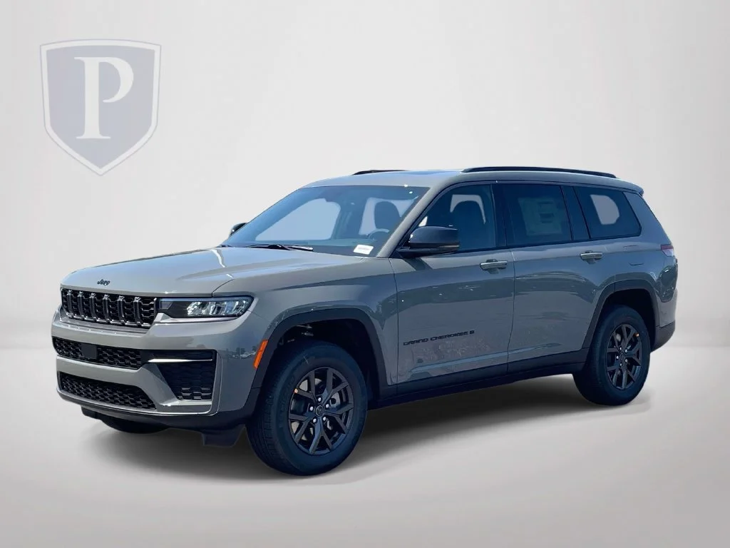 New 2027 Sting-Gray Clear-Coat Paint Jeep Laredo Altitude image 4