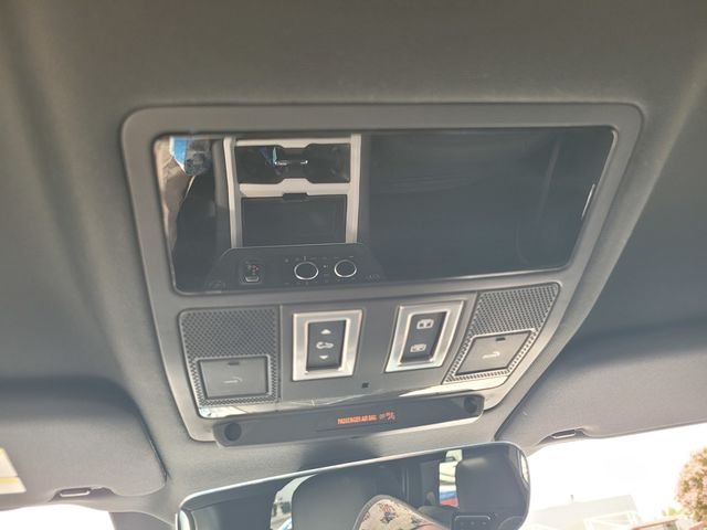Used 2025 White Land Rover S image 23