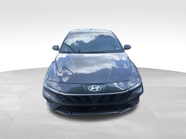 Used 2025 Gray Hyundai SEL Sport image 2