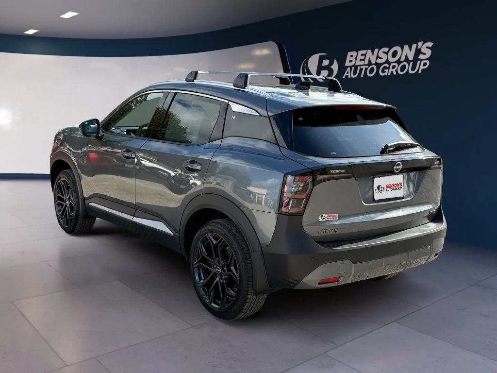 New 2027 Gray Nissan SR image 3