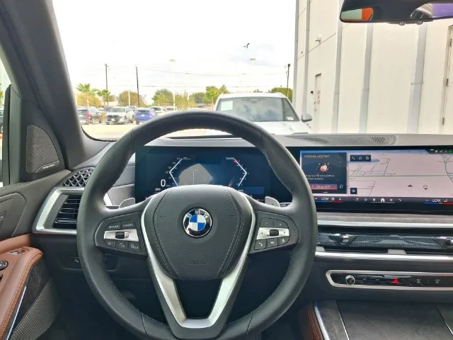 Used 2025 Black BMW xDrive40i image 14