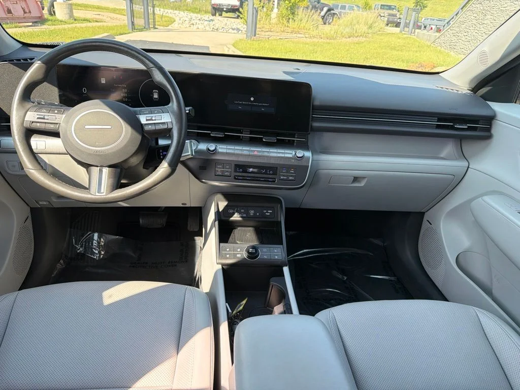 Used 2024 Green Hyundai Limited image 13