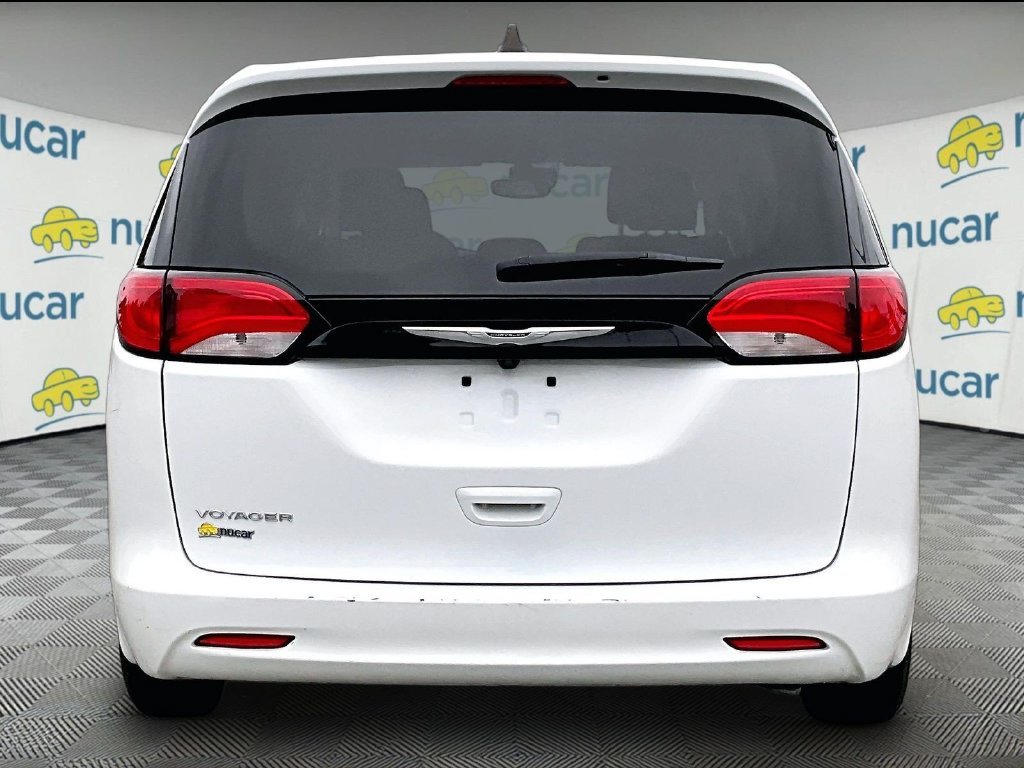 Used 2024 White Chrysler LX image 5