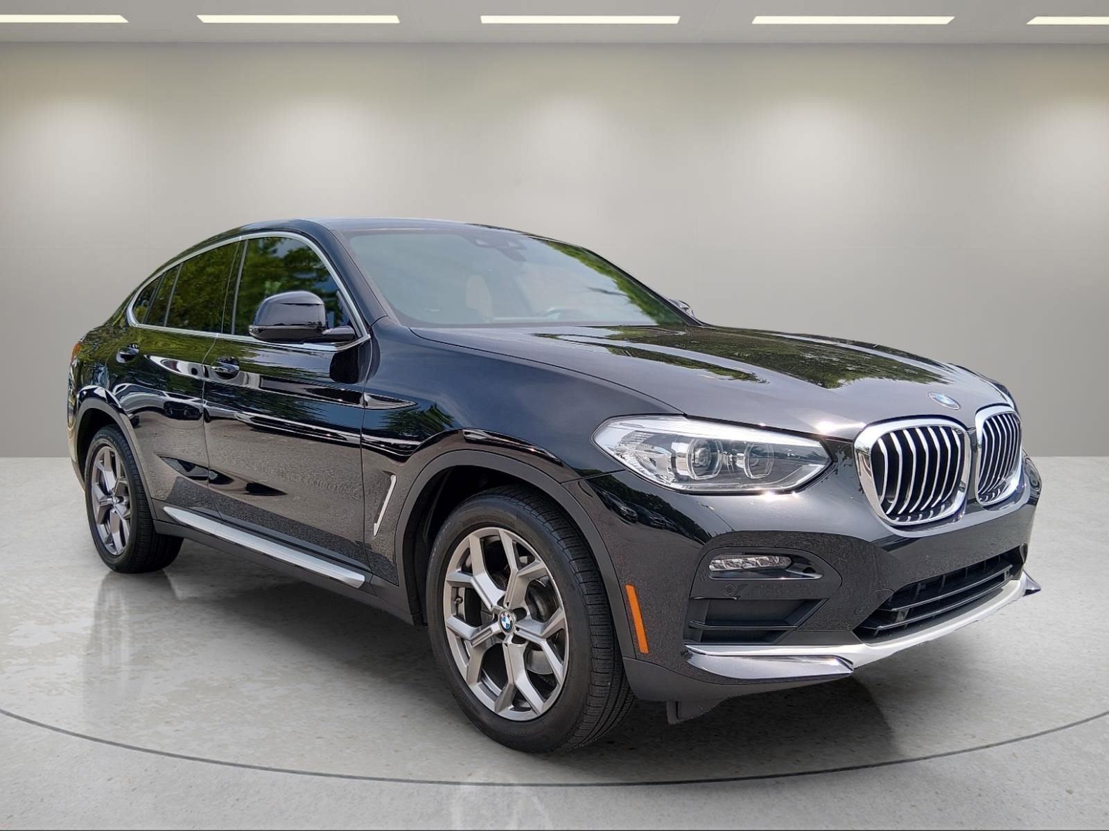 Used 2021 Black Sapphire Metallic BMW xDrive30i image 3