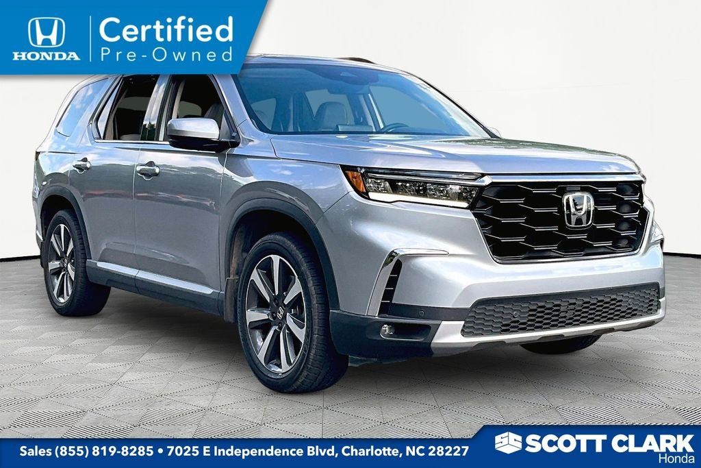 2025 Honda Pilot Touring 2WD's photo