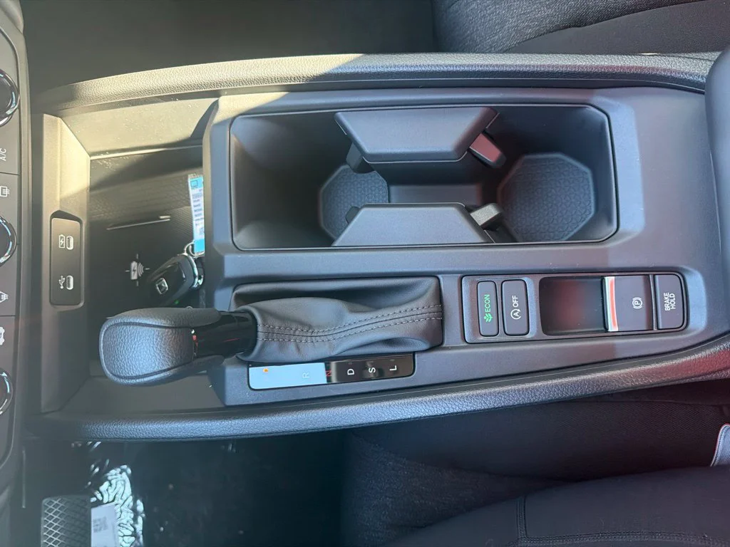 New 2026 Platinum White Pearl Honda LX image 17