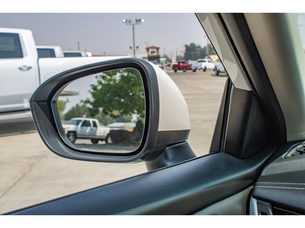 Used 2024 Everest White Pearl Nissan SV image 32